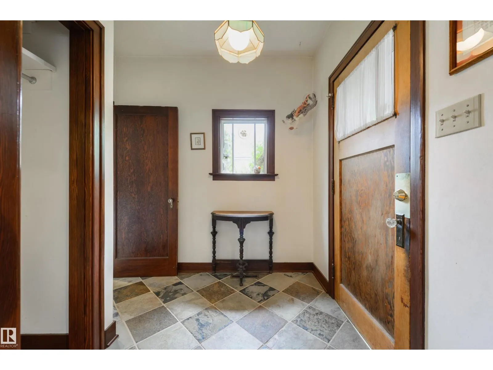 10520 74 AV NW