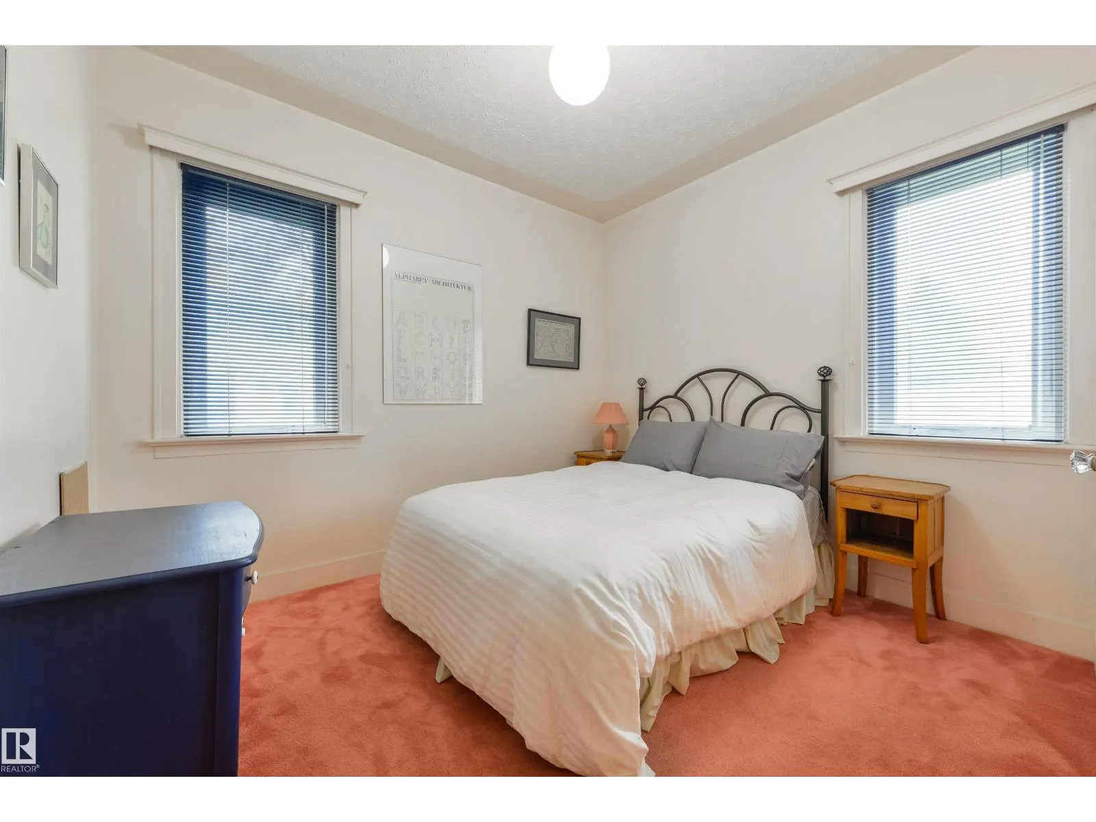 10520 74 AV NW