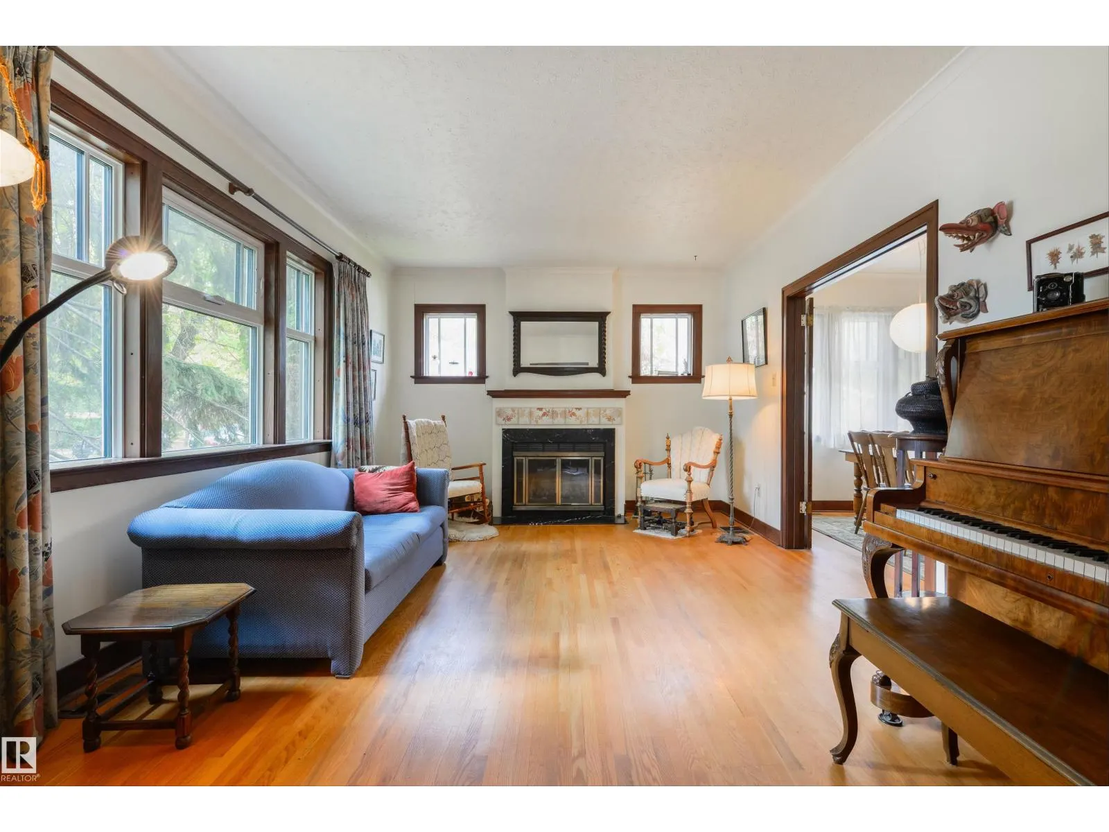 10520 74 AV NW