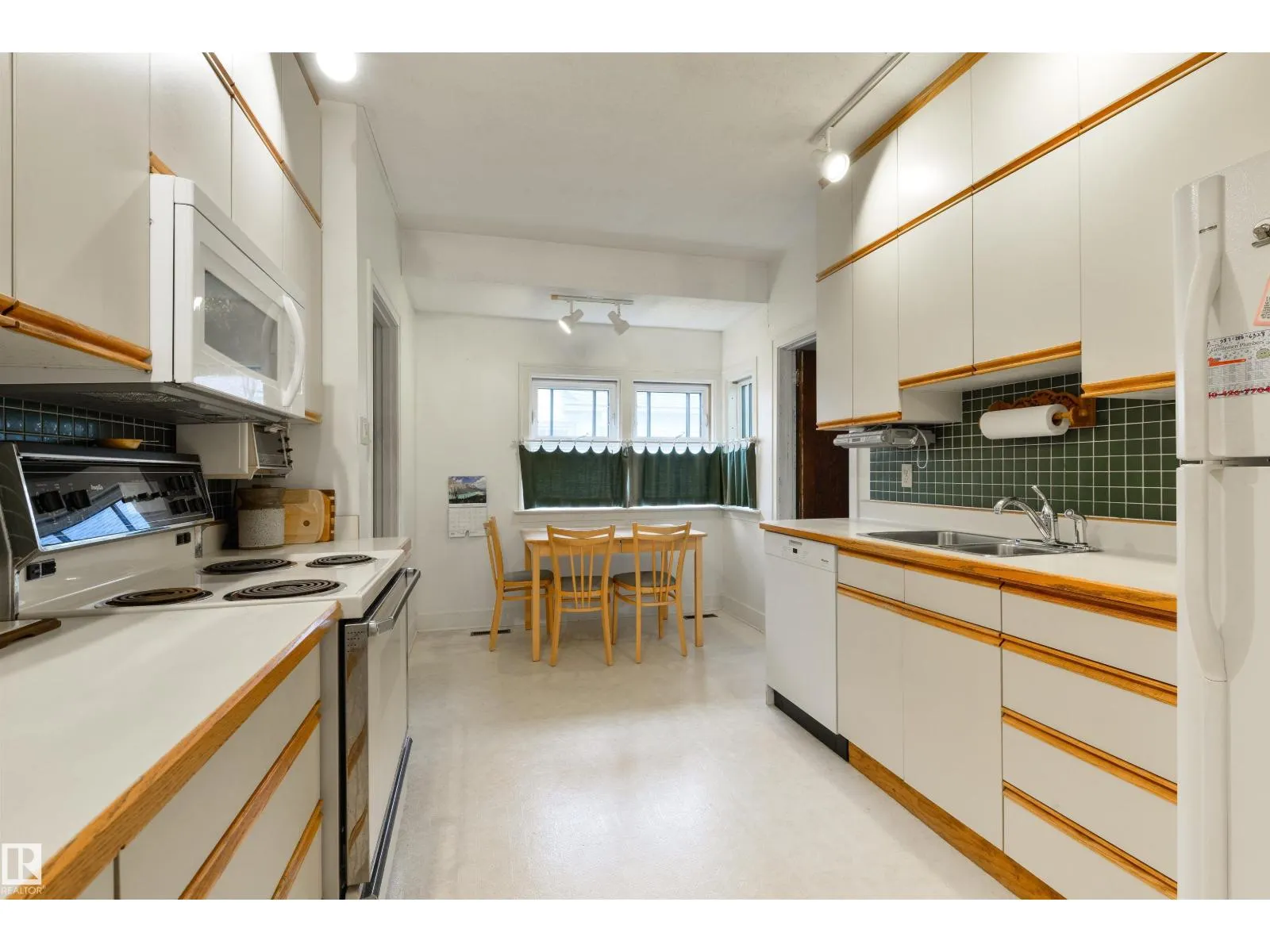 10520 74 AV NW