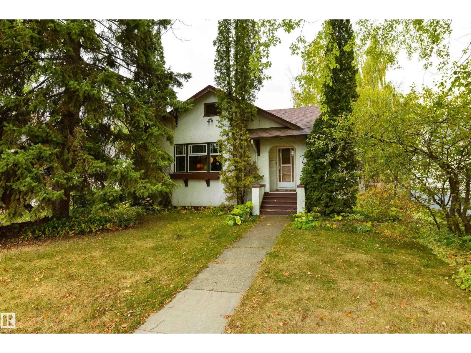 10520 74 AV NW