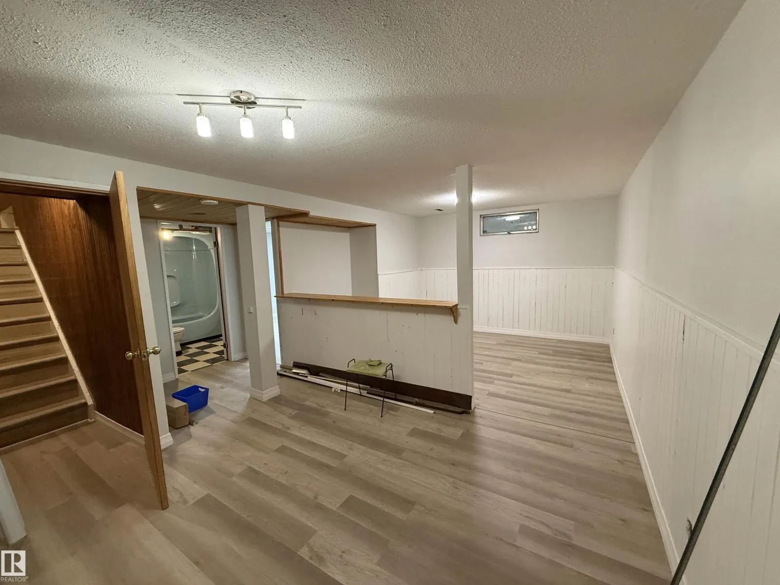 9607 92 ST