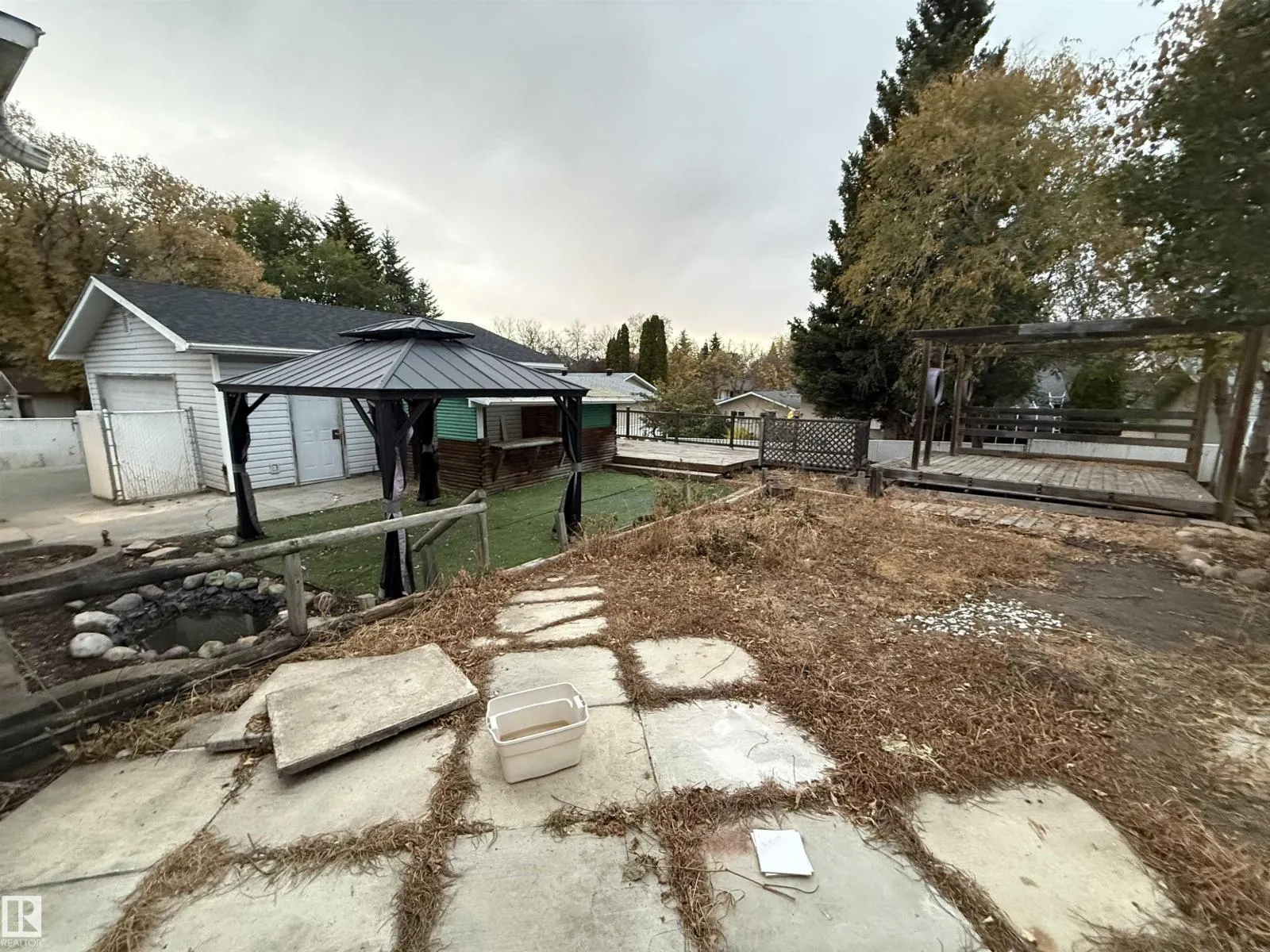 9607 92 ST