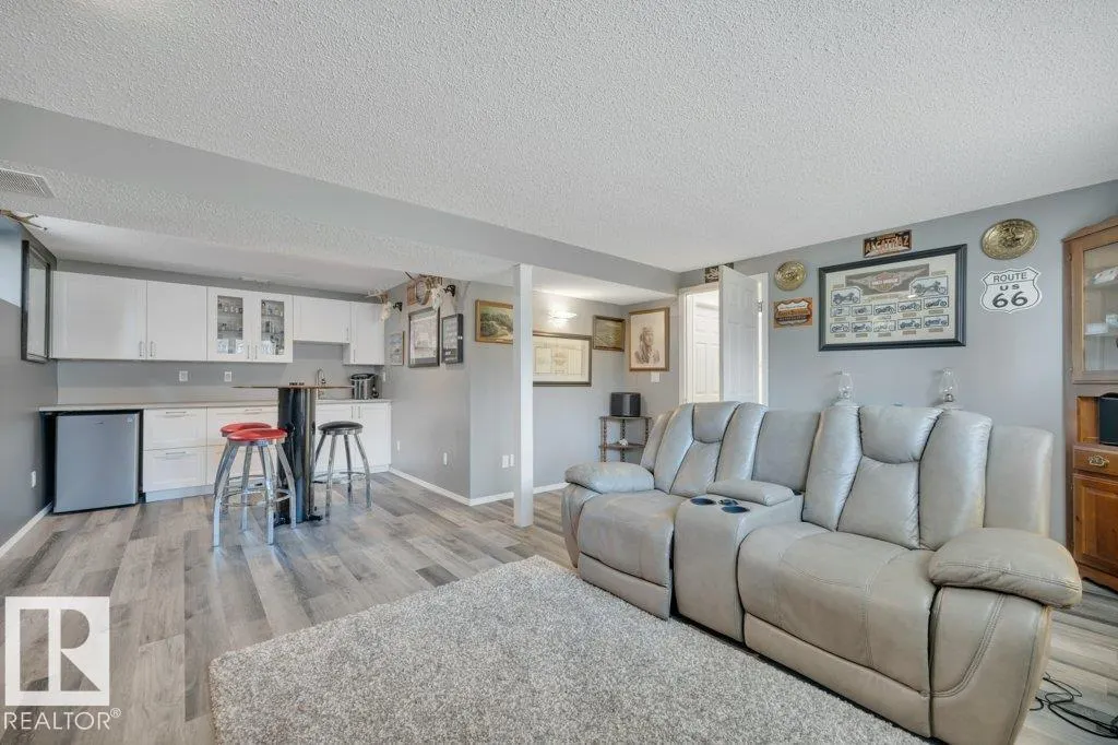4214 42 ST