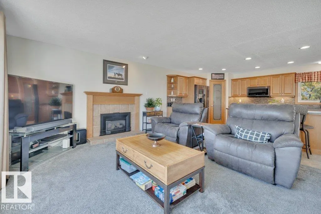 4214 42 ST
