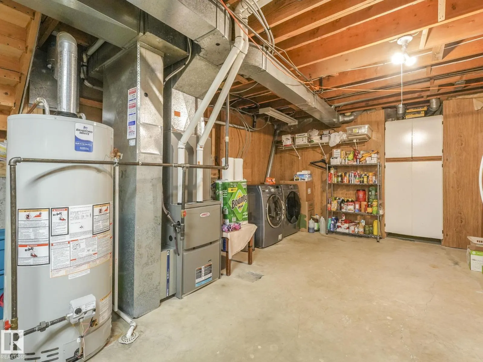6115 157 AV NW NW