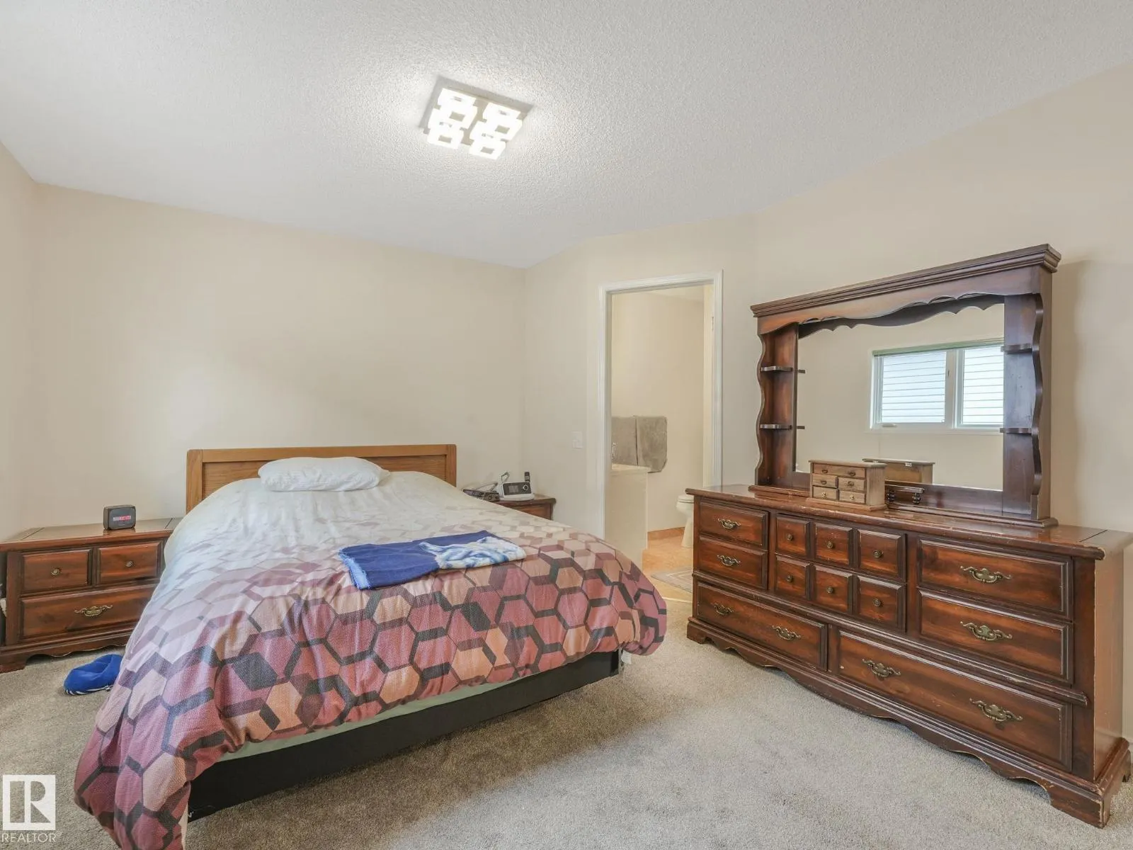 6115 157 AV NW NW