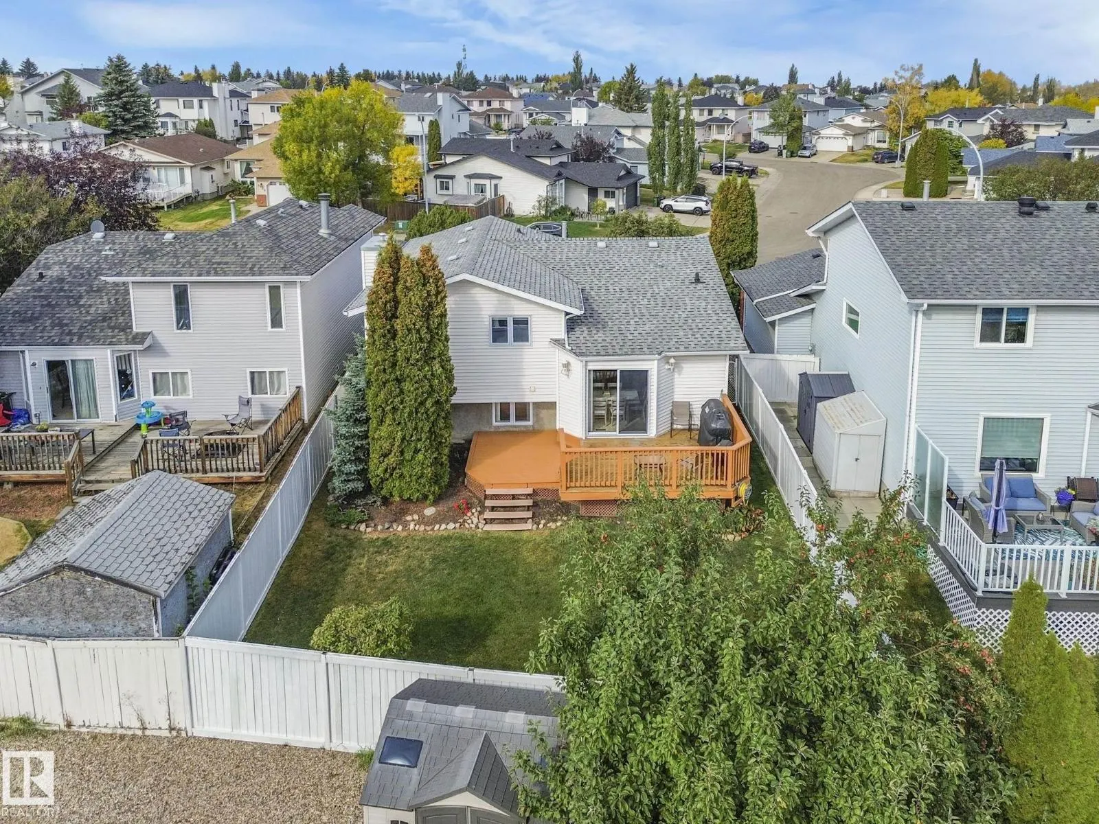 6115 157 AV NW NW
