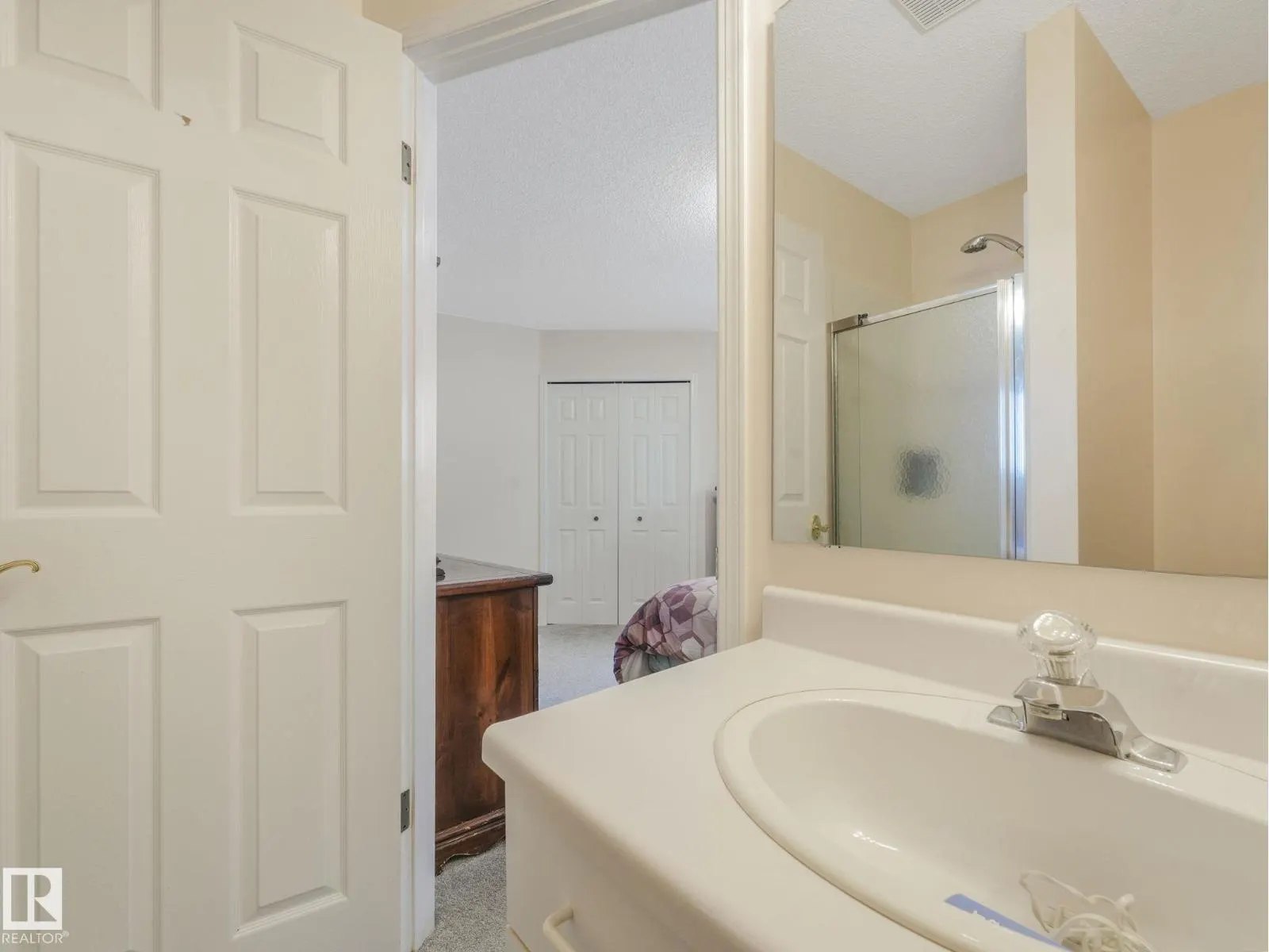 6115 157 AV NW NW