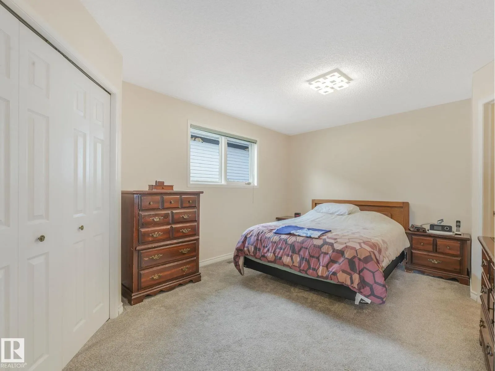 6115 157 AV NW NW