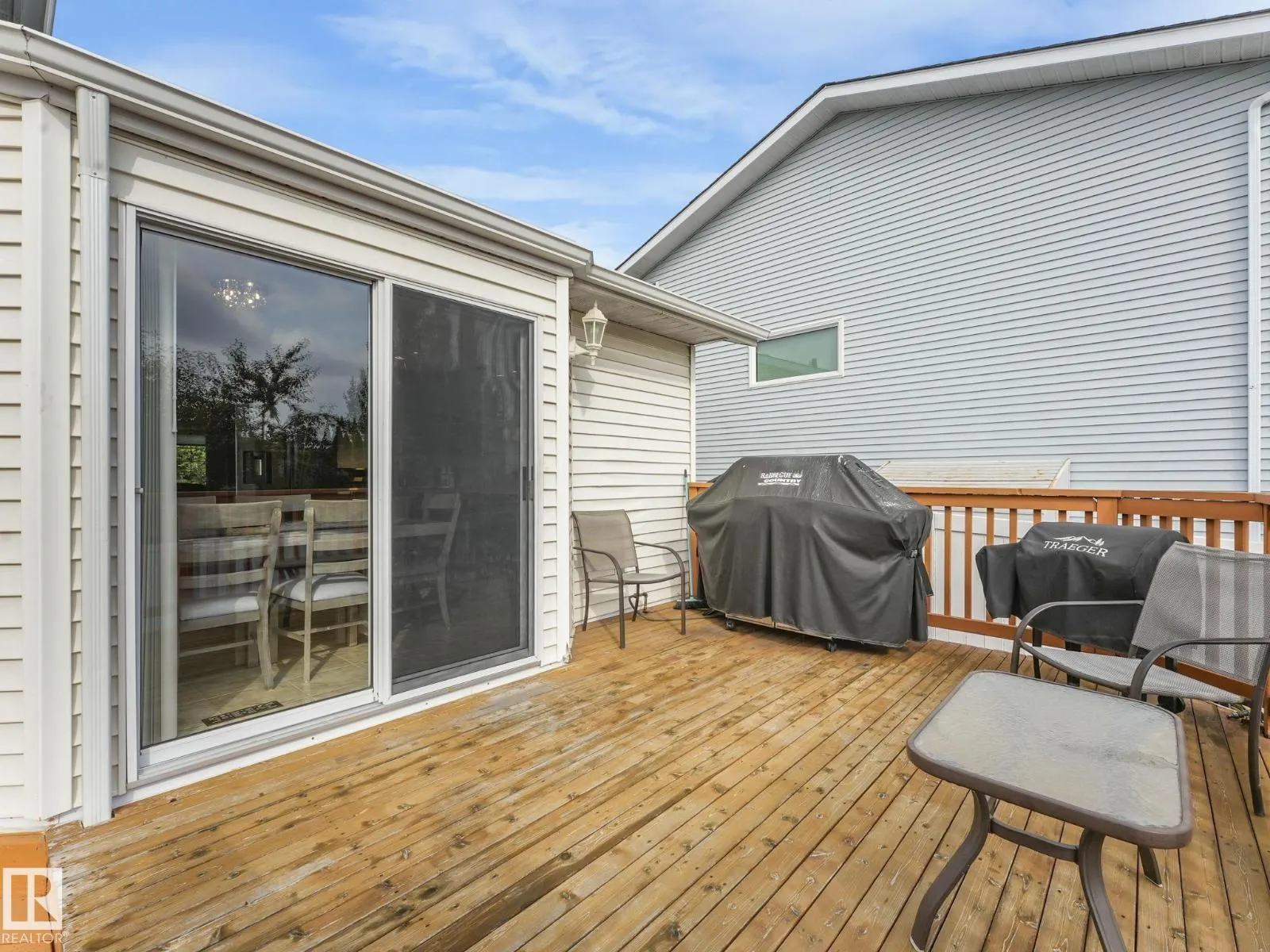 6115 157 AV NW NW
