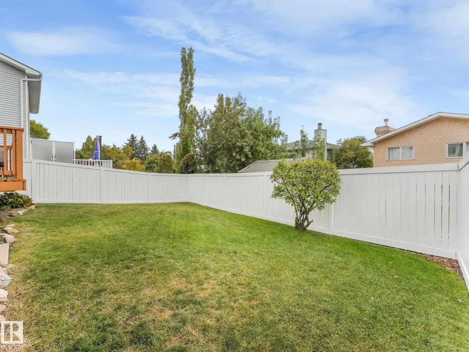 6115 157 AV NW NW
