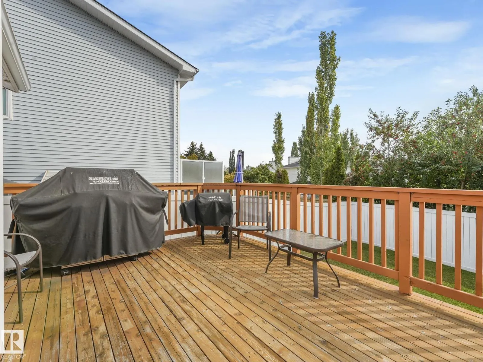 6115 157 AV NW NW