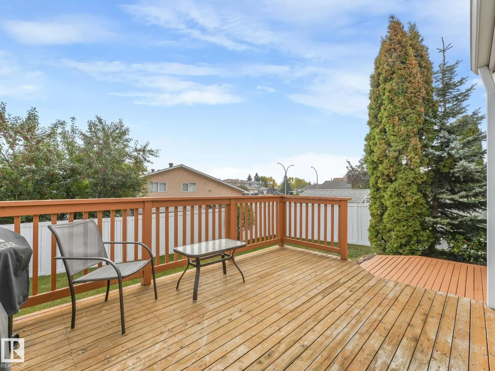 6115 157 AV NW NW