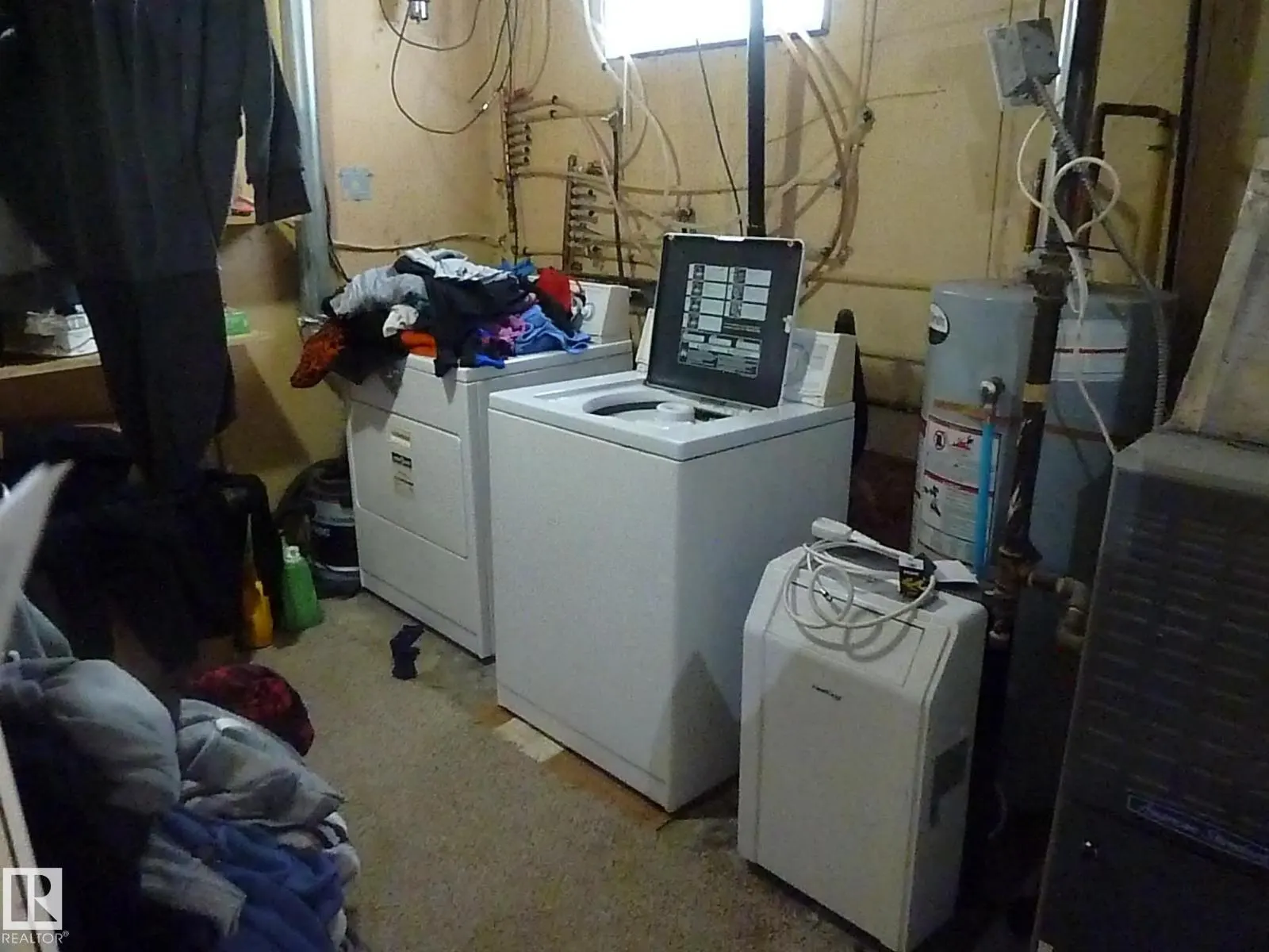15436 92 AV NW