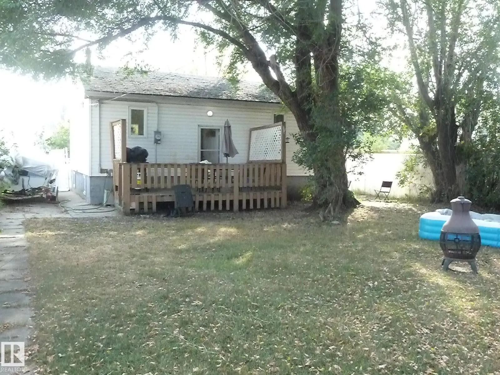 15436 92 AV NW