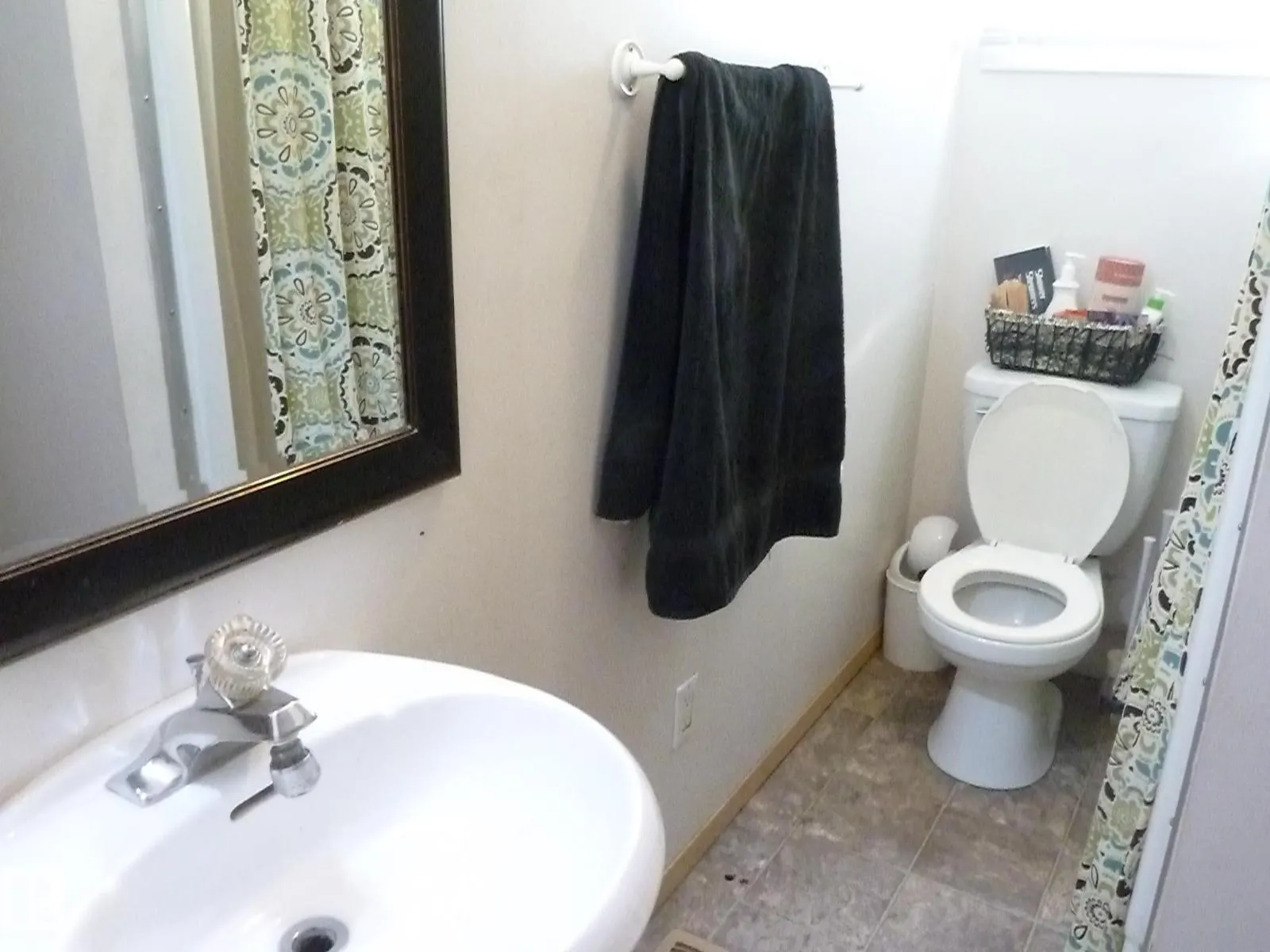 15436 92 AV NW