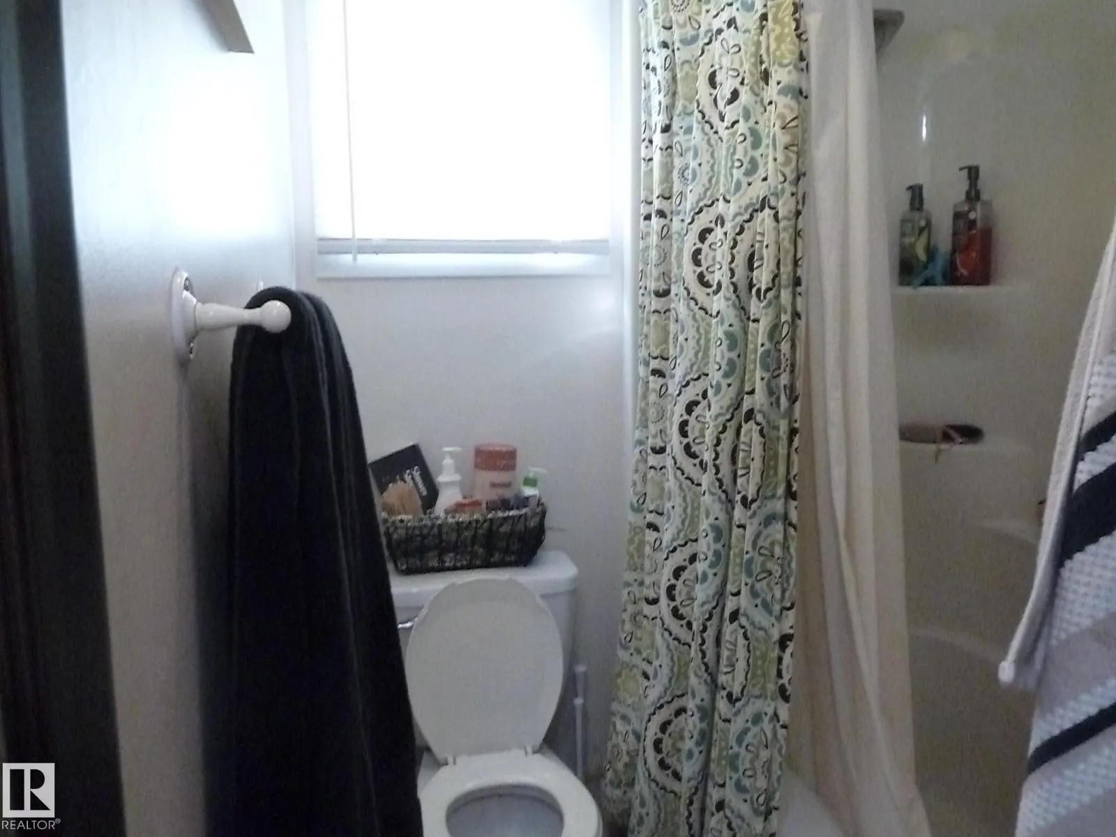 15436 92 AV NW