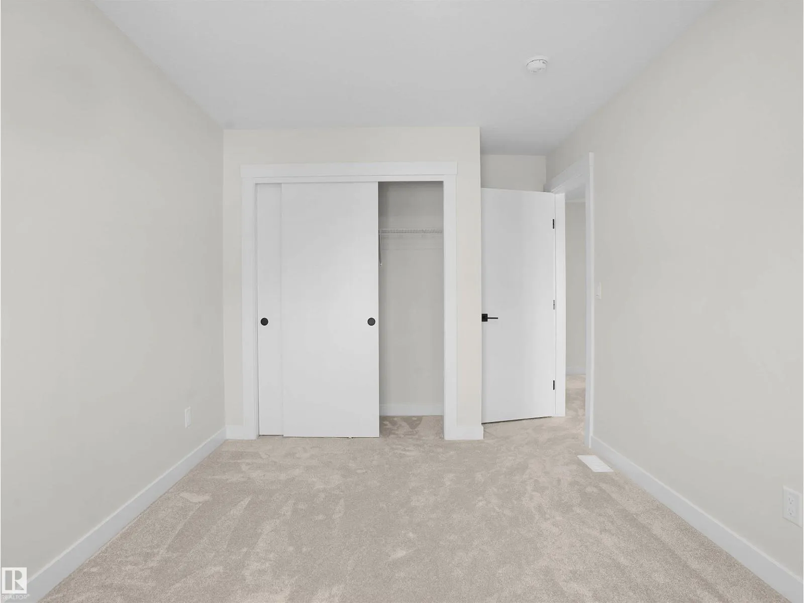 2124 209 ST NW