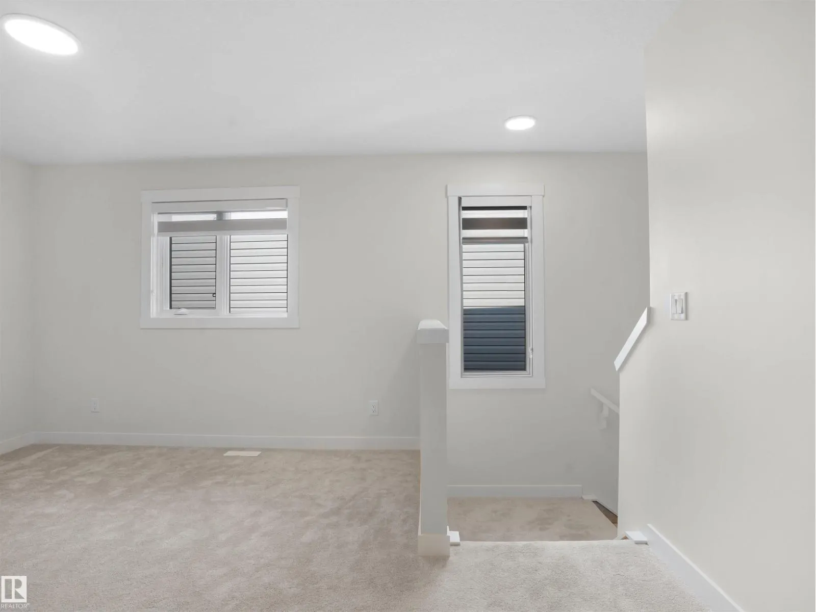 2124 209 ST NW