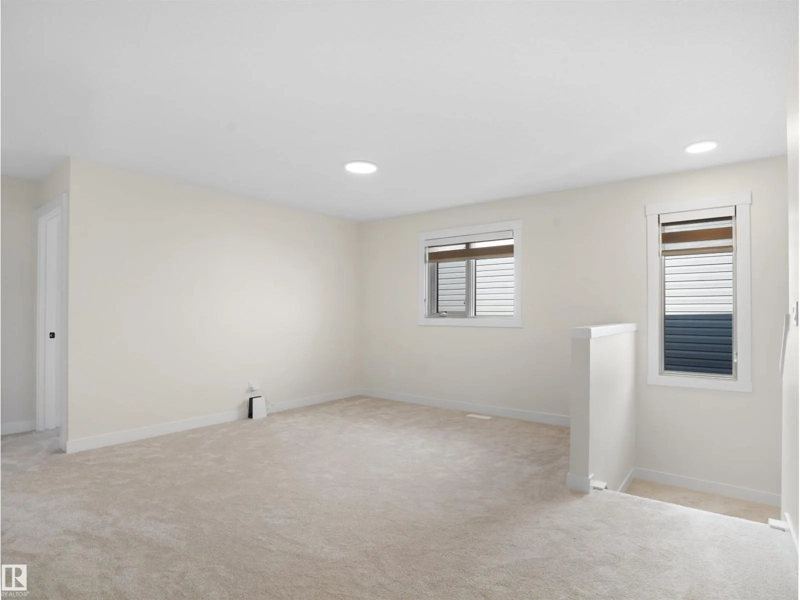 2124 209 ST NW