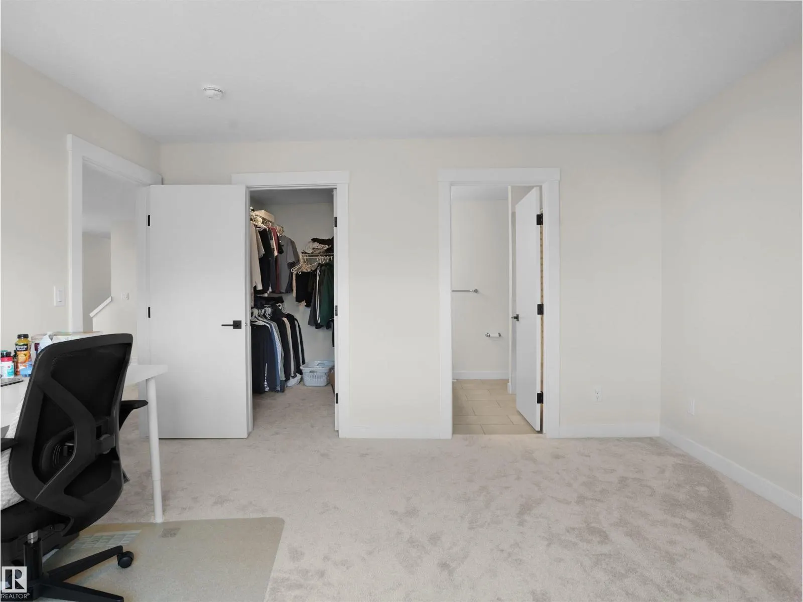 2124 209 ST NW