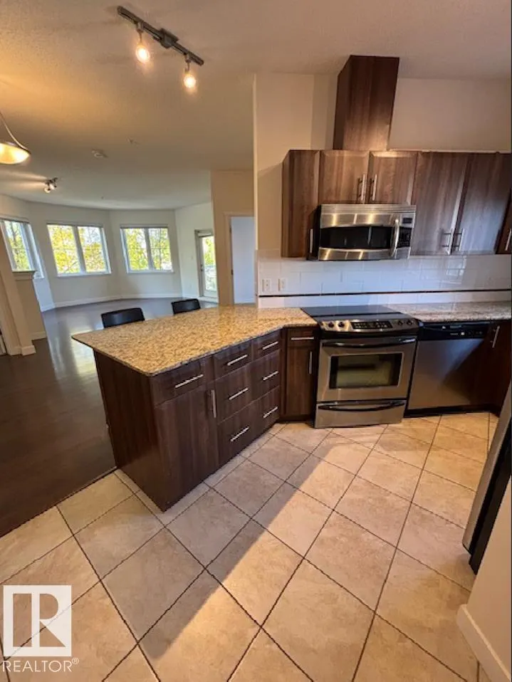 #206 10333 112 ST NW