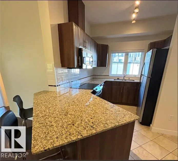 #206 10333 112 ST NW