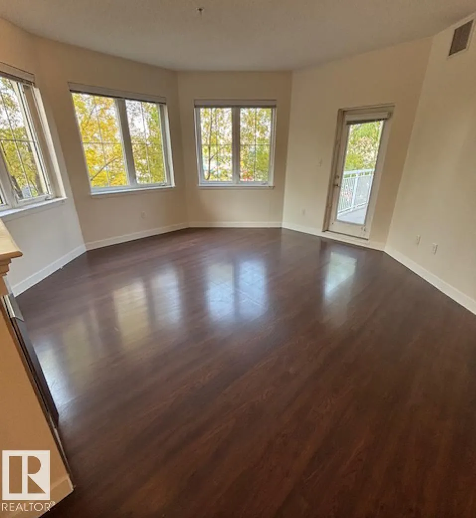 #206 10333 112 ST NW