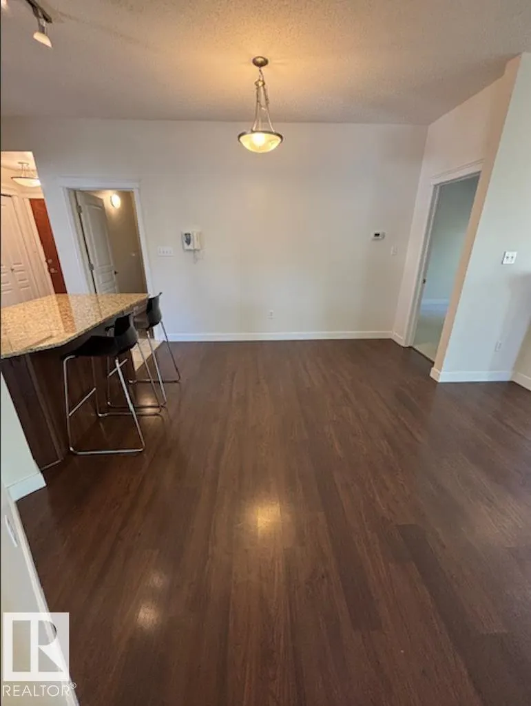 #206 10333 112 ST NW