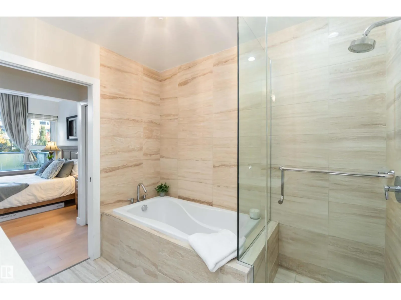 #108 2504 109 ST NW