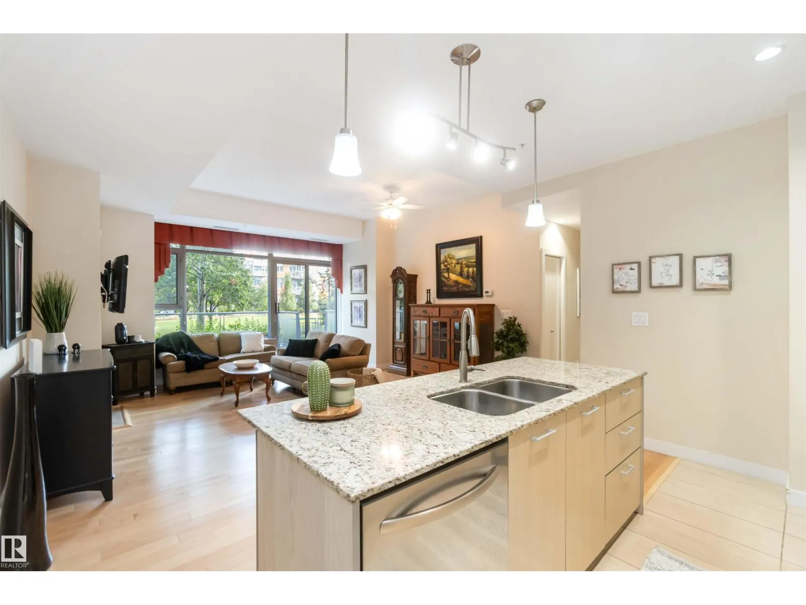 #108 2504 109 ST NW