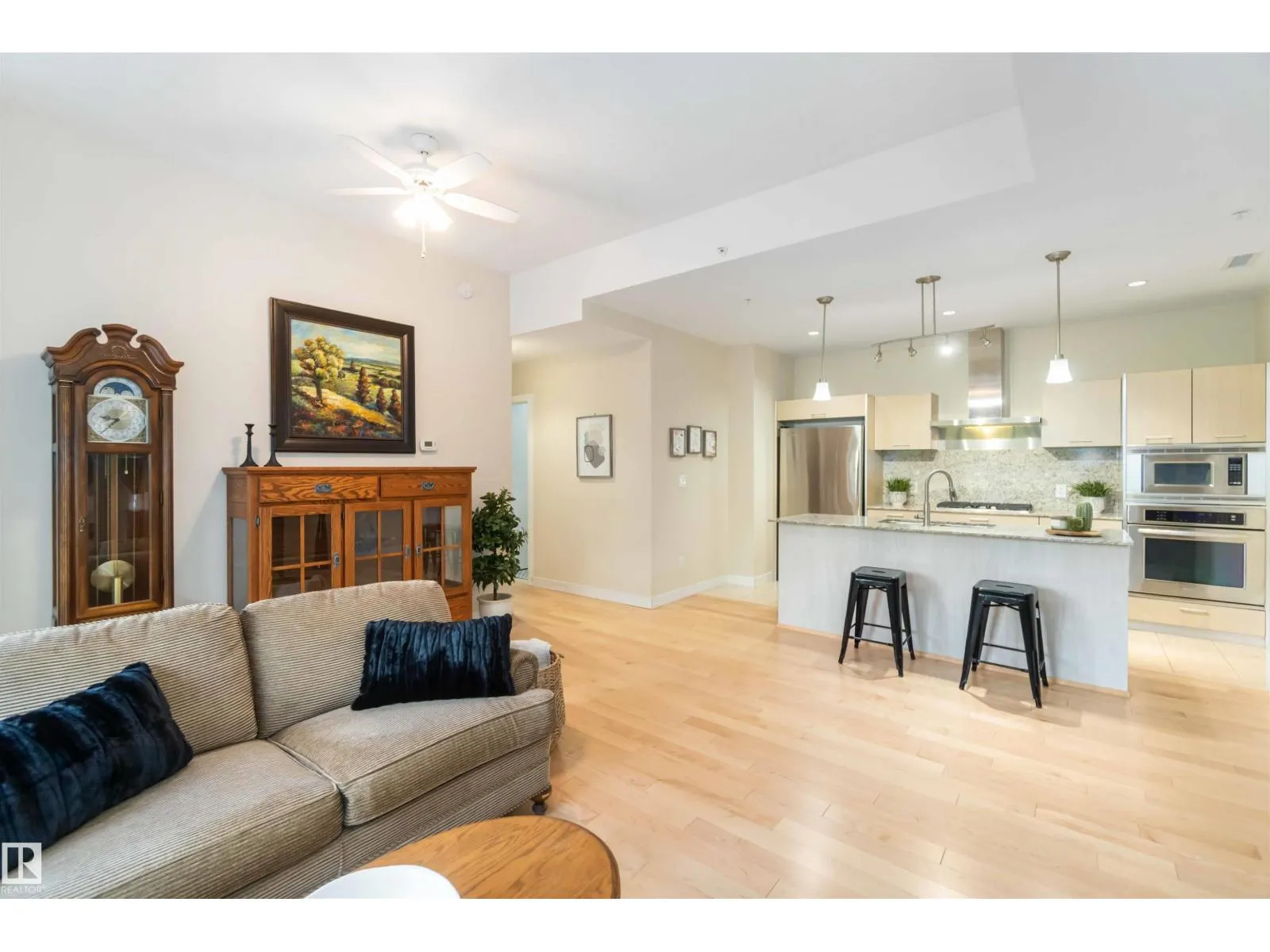 #108 2504 109 ST NW