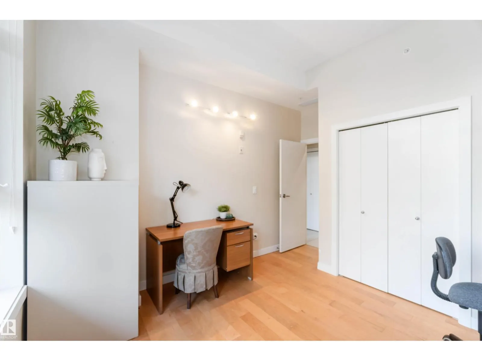 #108 2504 109 ST NW