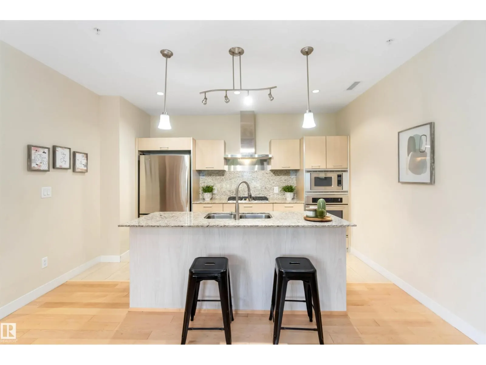 #108 2504 109 ST NW