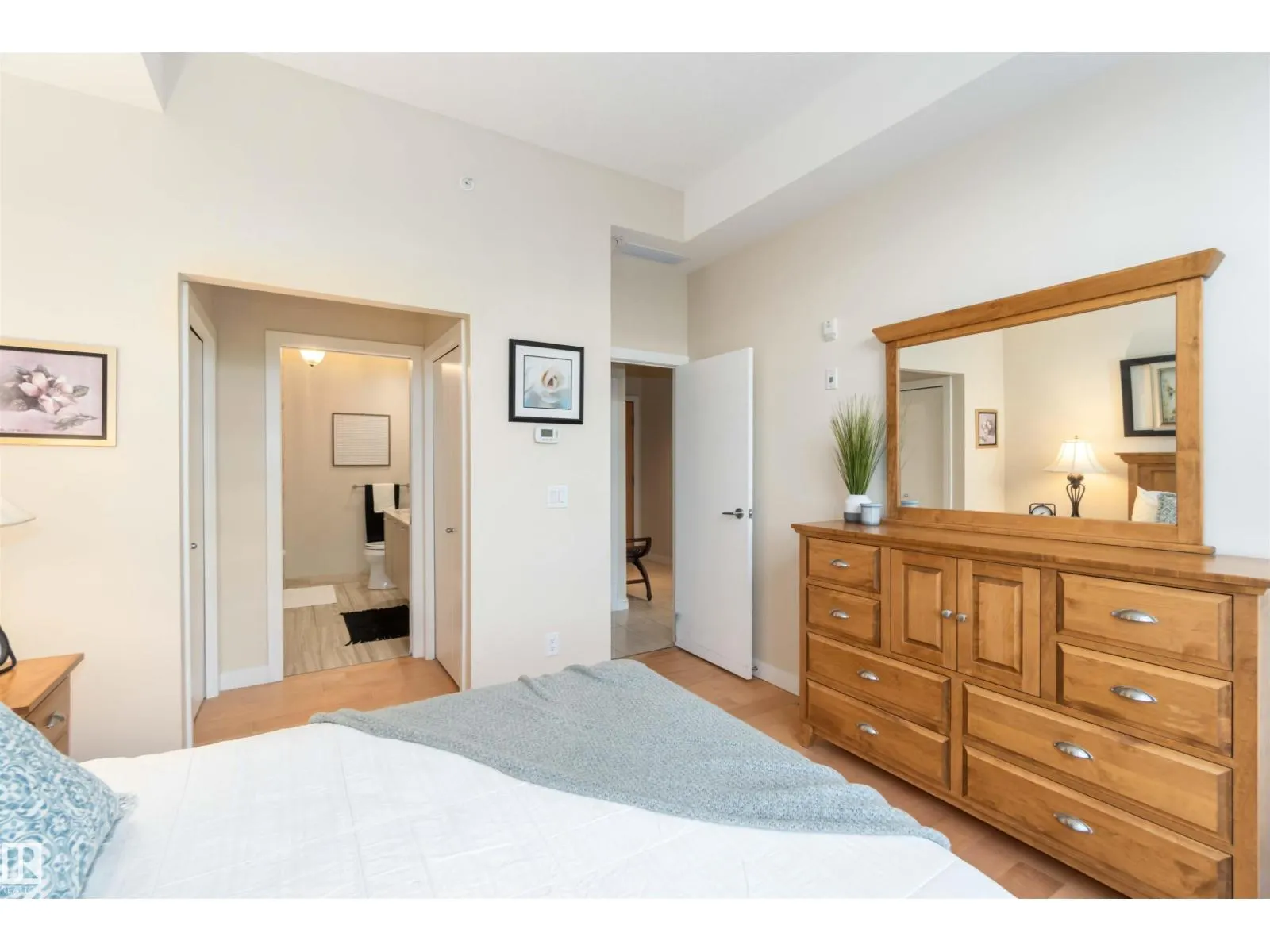 #108 2504 109 ST NW