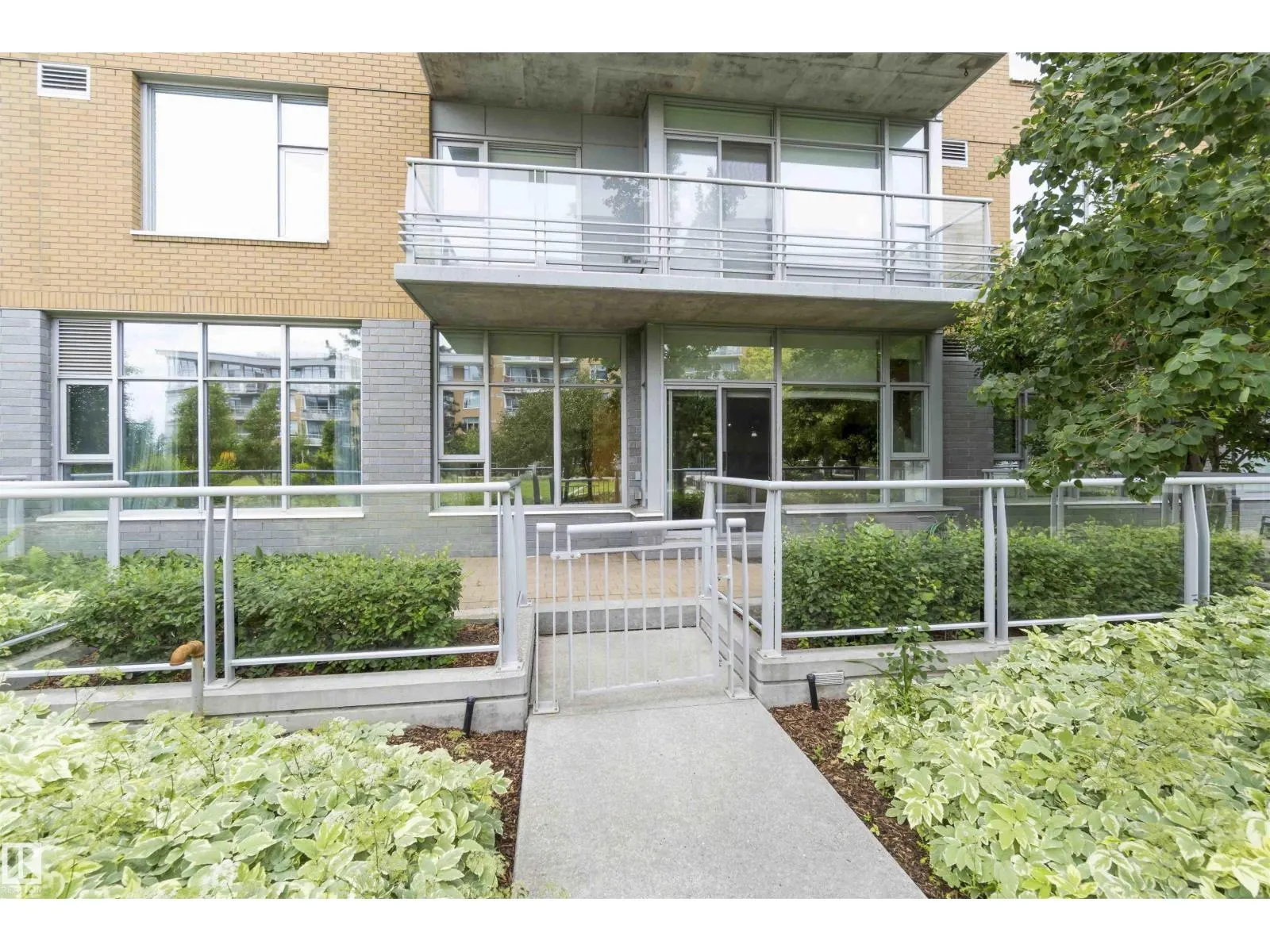 #108 2504 109 ST NW