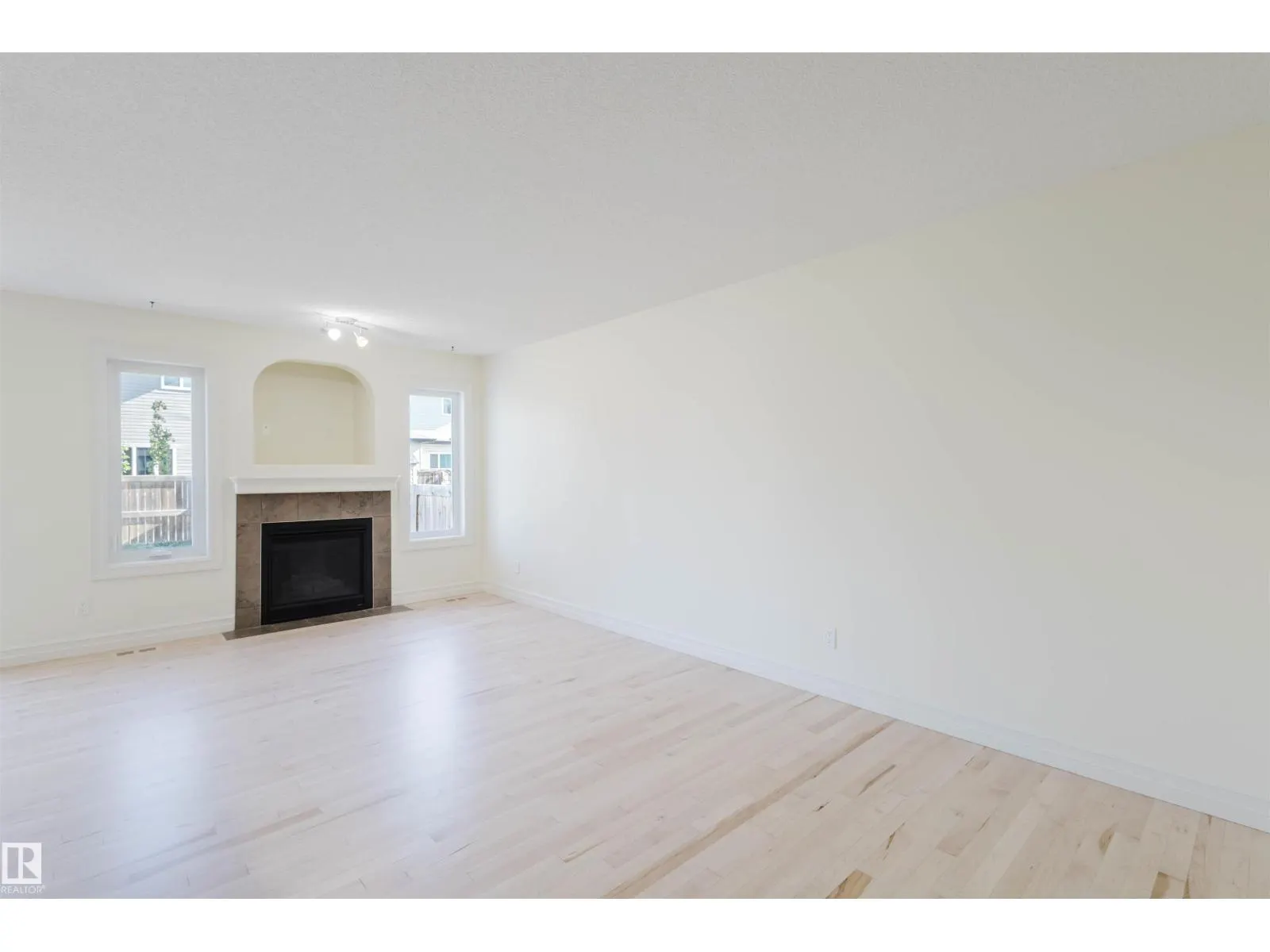 33 CATALINA CT