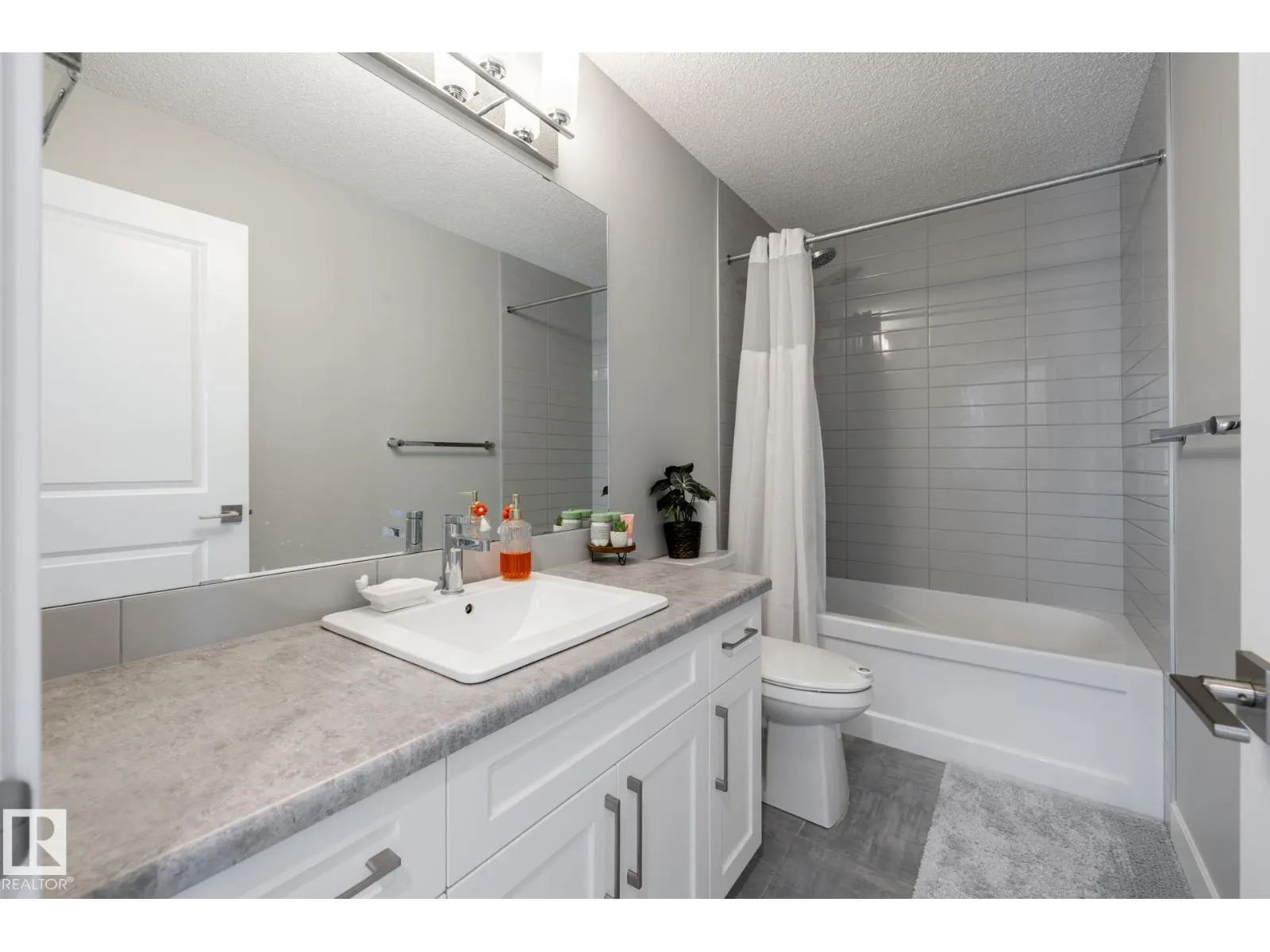 1440 DARBY GREEN SW SW