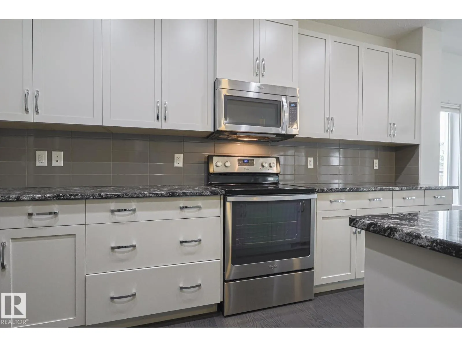 3167 WINSPEAR CR SW SW