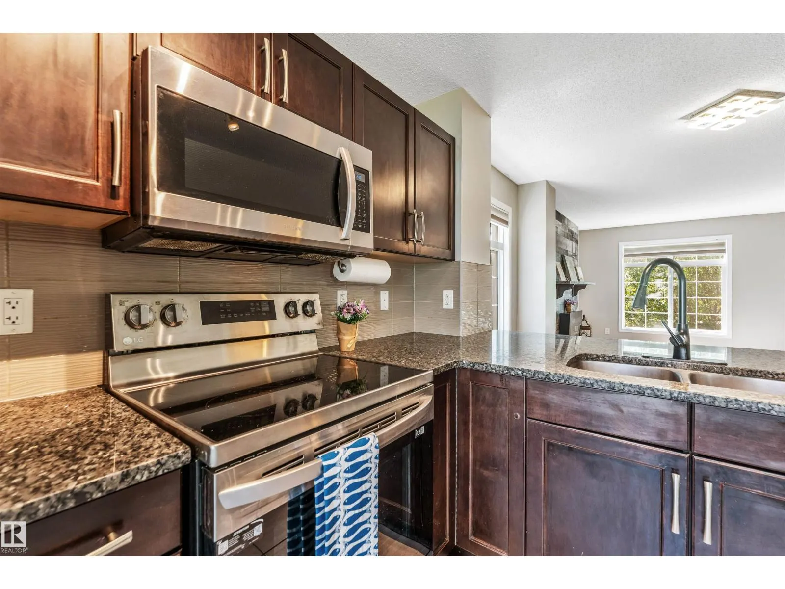 #50 9151 Shaw WY SW