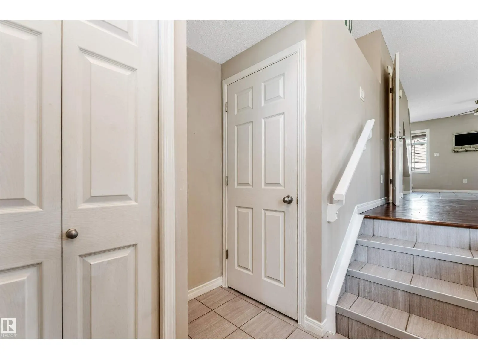 #50 9151 Shaw WY SW