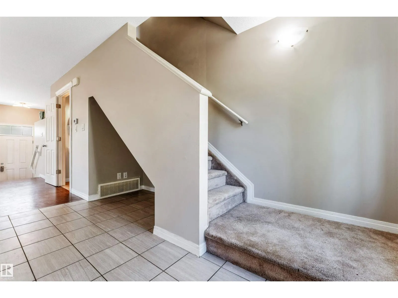 #50 9151 Shaw WY SW