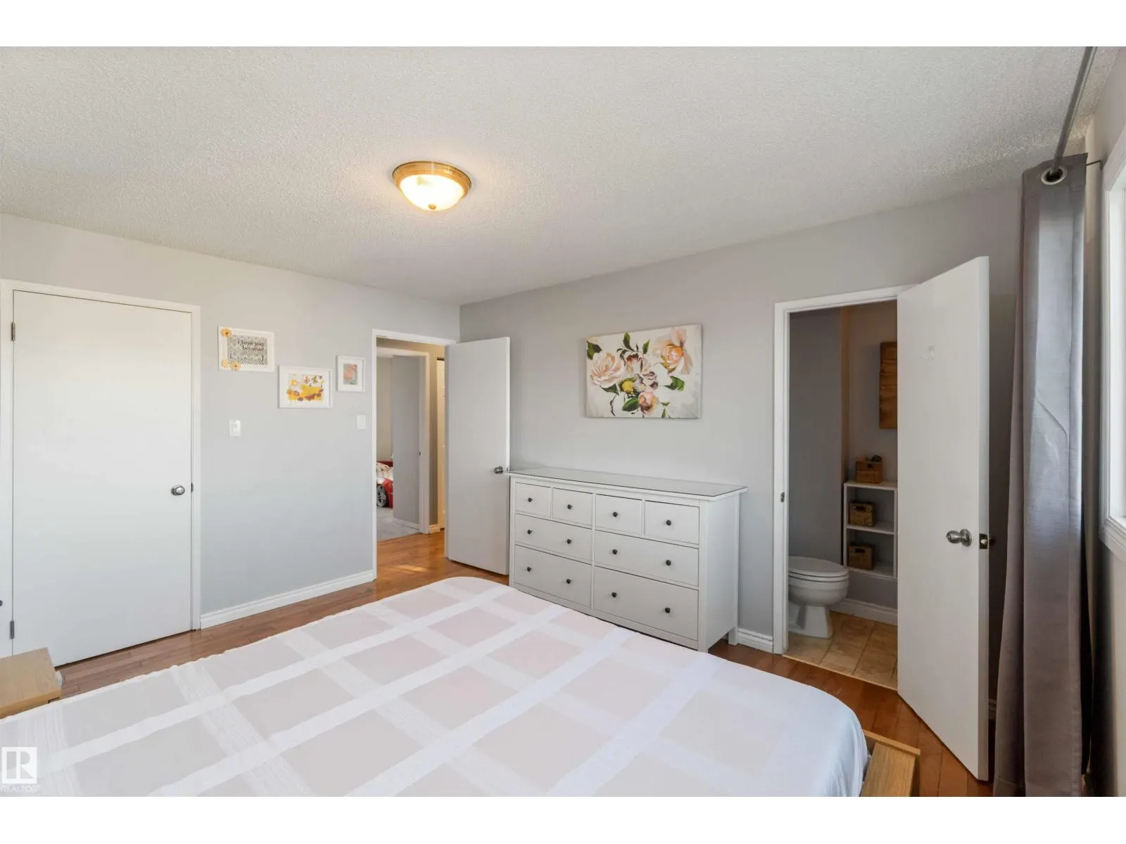 8508 43 AV NW