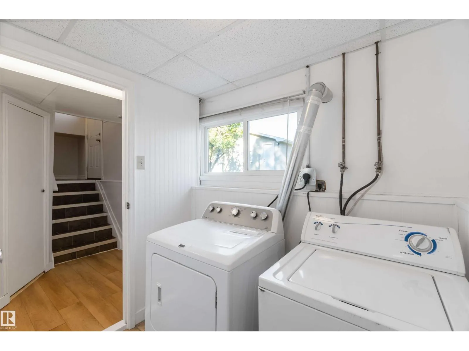 8508 43 AV NW