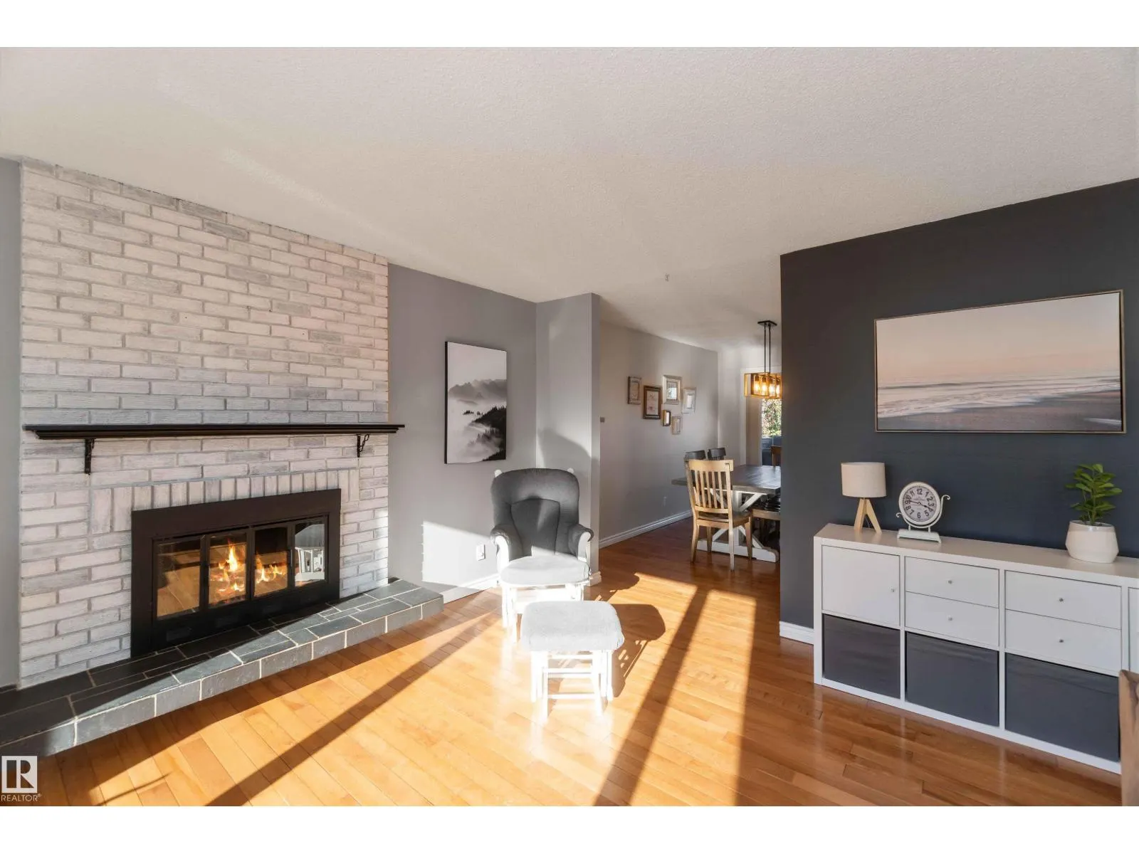 8508 43 AV NW