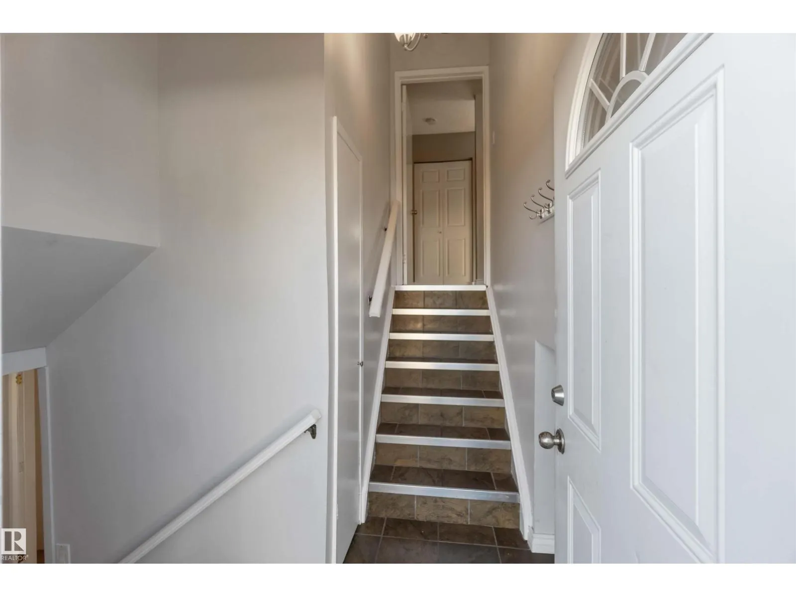 8508 43 AV NW