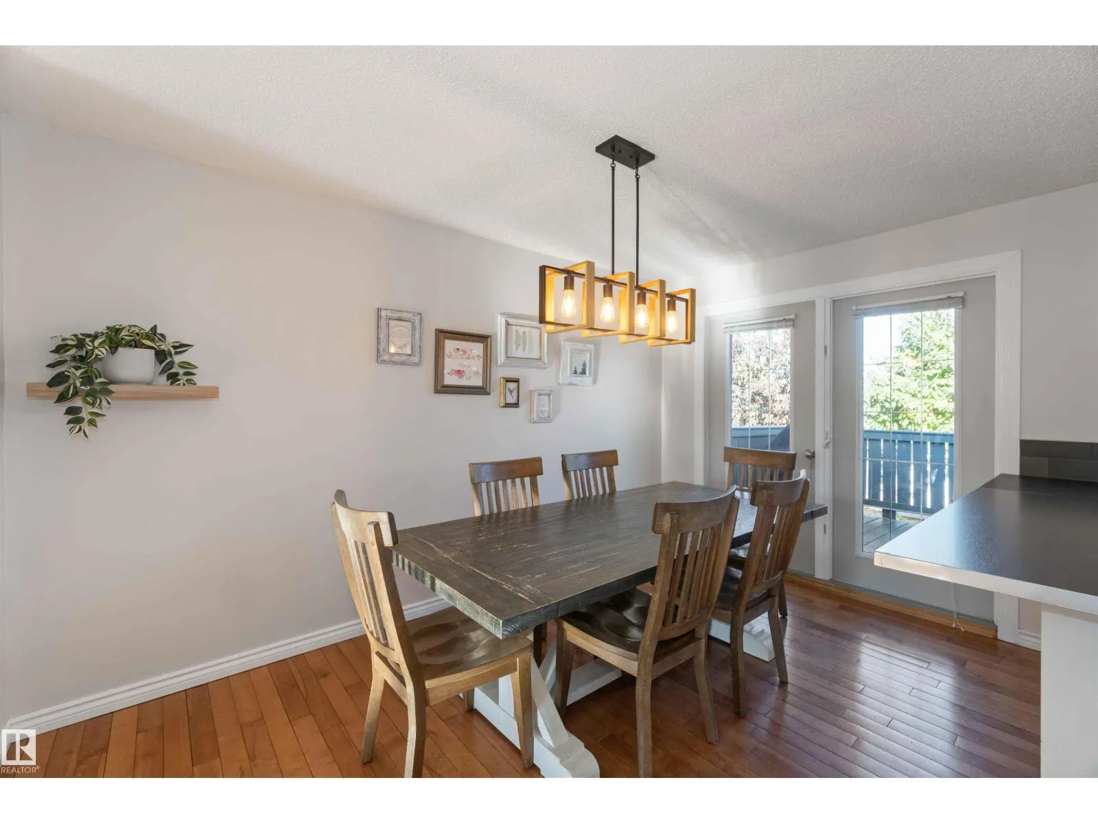 8508 43 AV NW