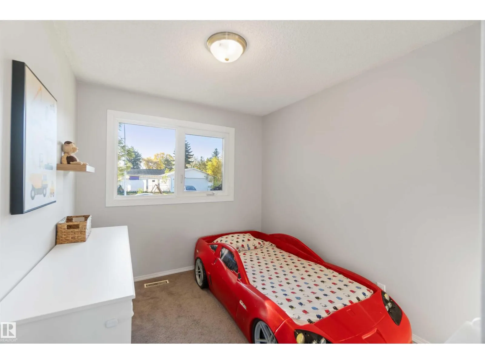 8508 43 AV NW