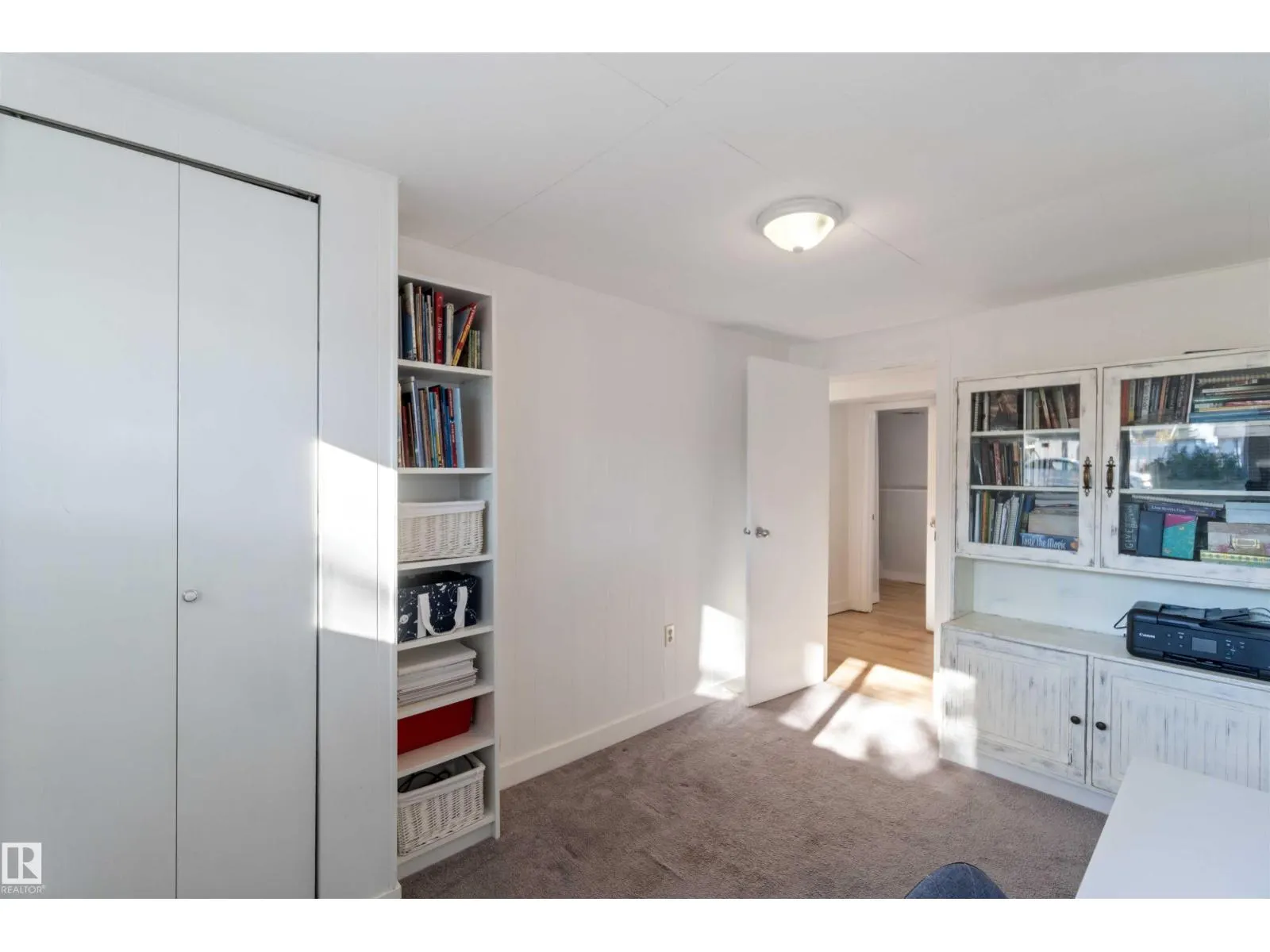 8508 43 AV NW